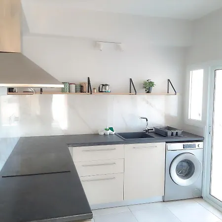 Sea Breeze Central, 2bed