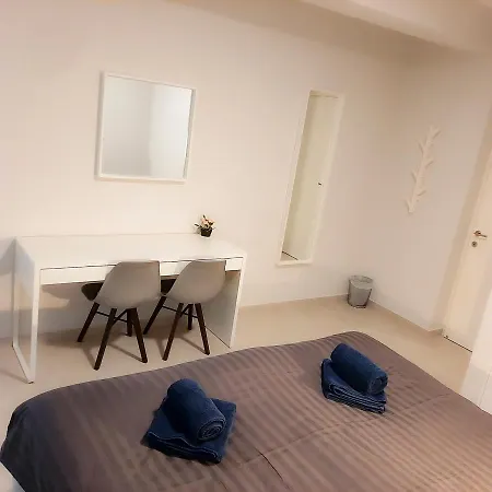 Sea Breeze Central, 2bed