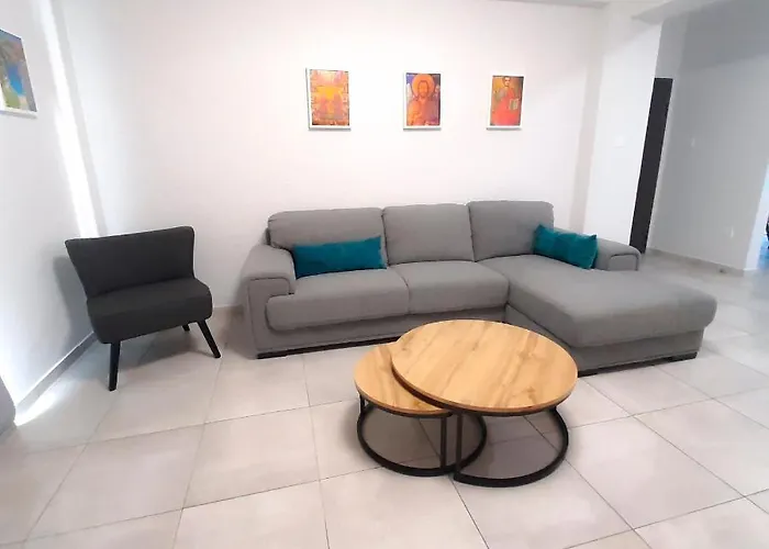 아파트 Sea Breeze Central, 2bed 레메소스