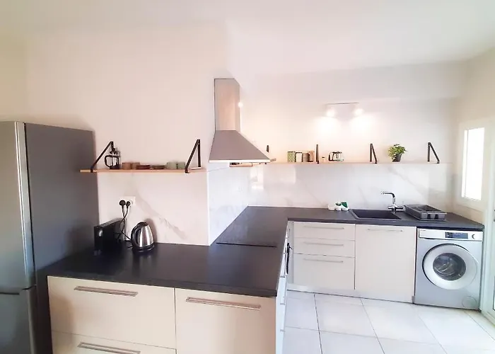 아파트 Sea Breeze Central, 2bed 레메소스