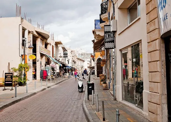 Sea Breeze Central, 2bed 아파트