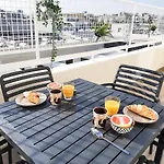 Sea Breeze Central, 2bed *