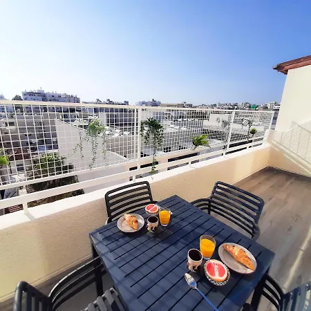 Sea Breeze Central, 2bed Apartament Limassol