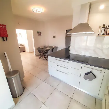 Sea Breeze Central, 2bed * Limassol