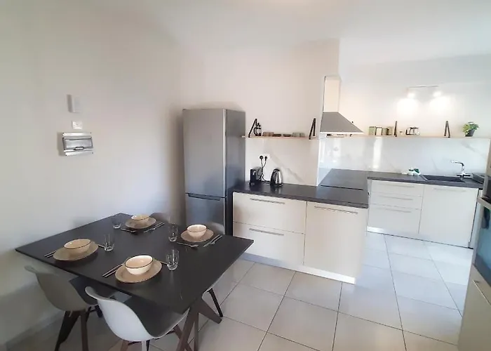 Sea Breeze Central, 2bed *