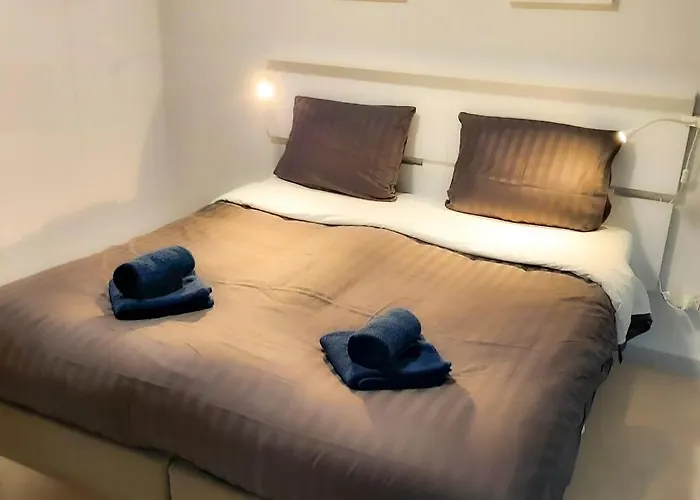 Sea Breeze Central, 2bed Apartment