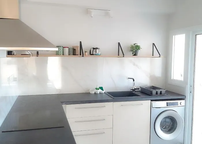 Sea Breeze Central, 2bed