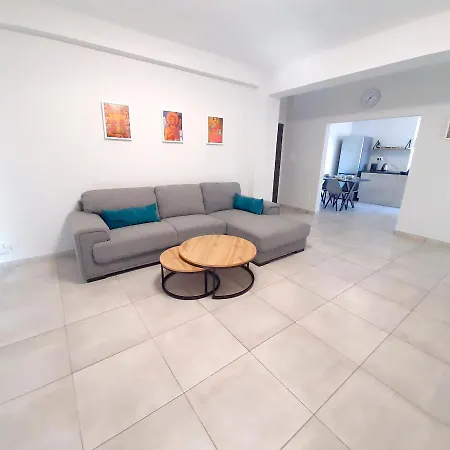 Sea Breeze Central, 2bed Appartamento Limisso